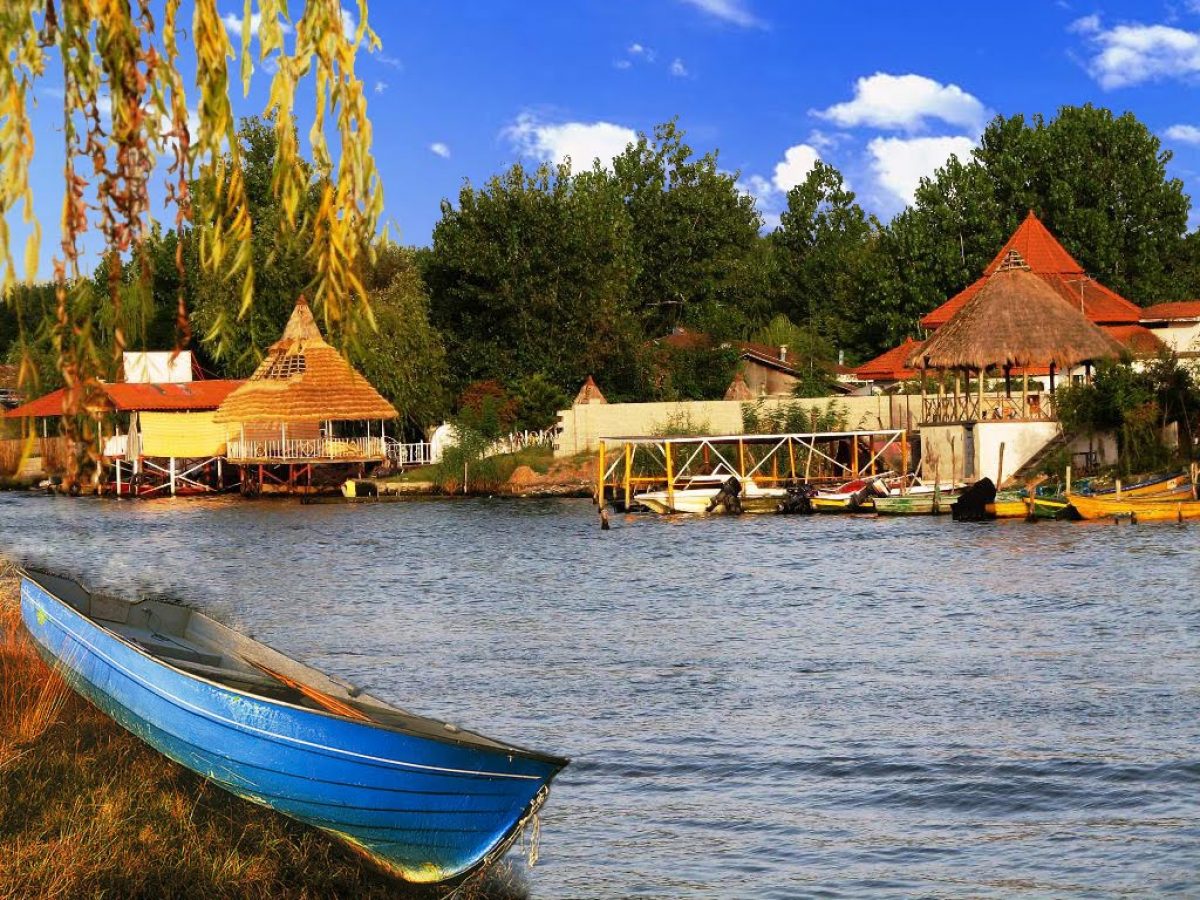 Anzali Lagoon with an area of about 20 thousand hectares in the north of Ir