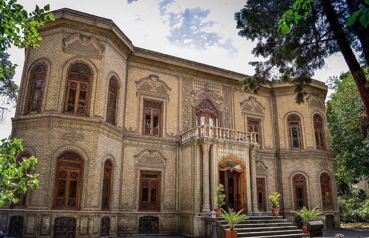 Glassware and Ceramic Museum of Iran - Abgineh Museum