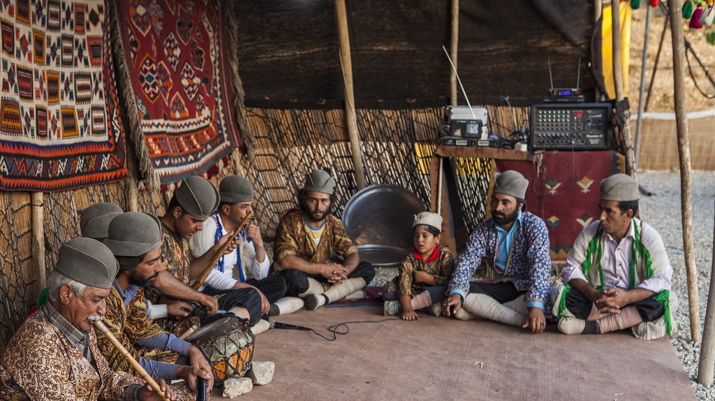 Traditional iranian hotsell men's clothing