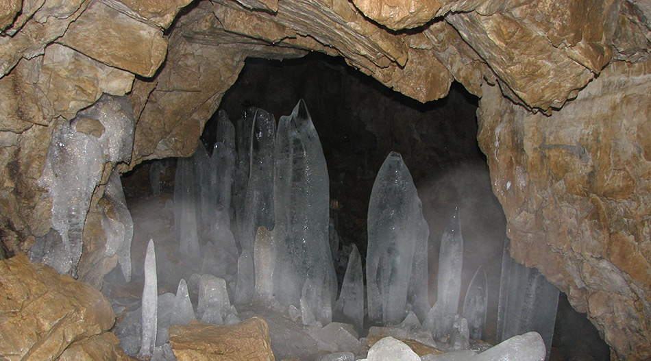 غار-یخمراد