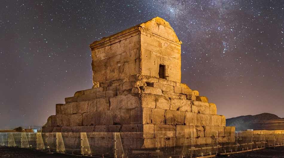 Tomb-of-Cyrus